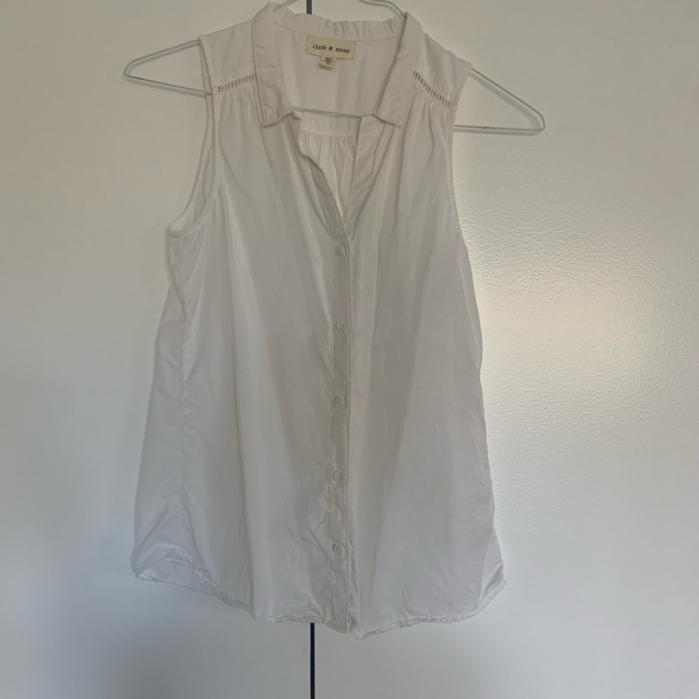 Cloth & Stone White Sleeveless Button-Down Shirt